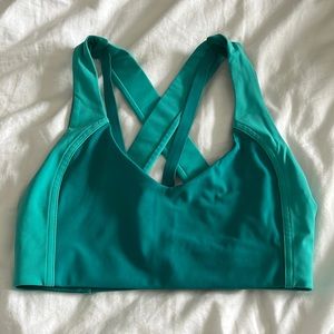 Lululemon brought 2 tone green size for good condition